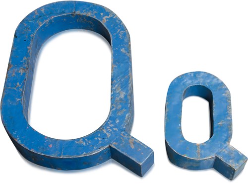 Q letter 100 cm