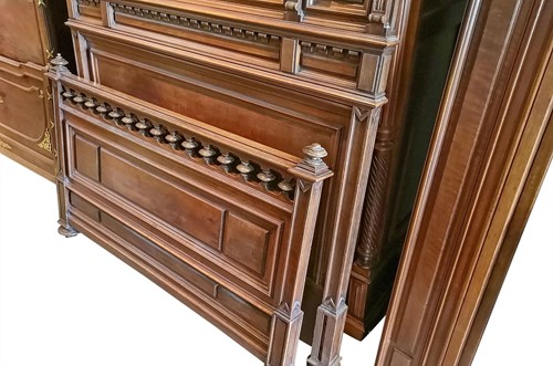 Henry II Bed