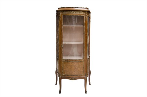 Louis XVI Vitrine